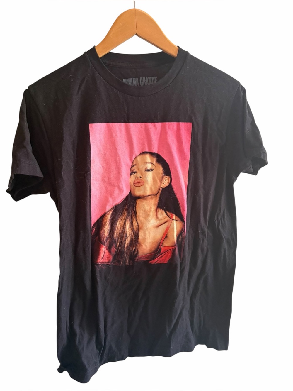 ARIANA GRANDE Dangerous Woman Tour Tee Medium Concert